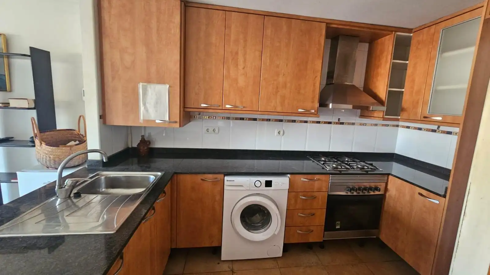 Cuina de Pis en venda en Pineda de Mar amb Calefacció i Terrassa