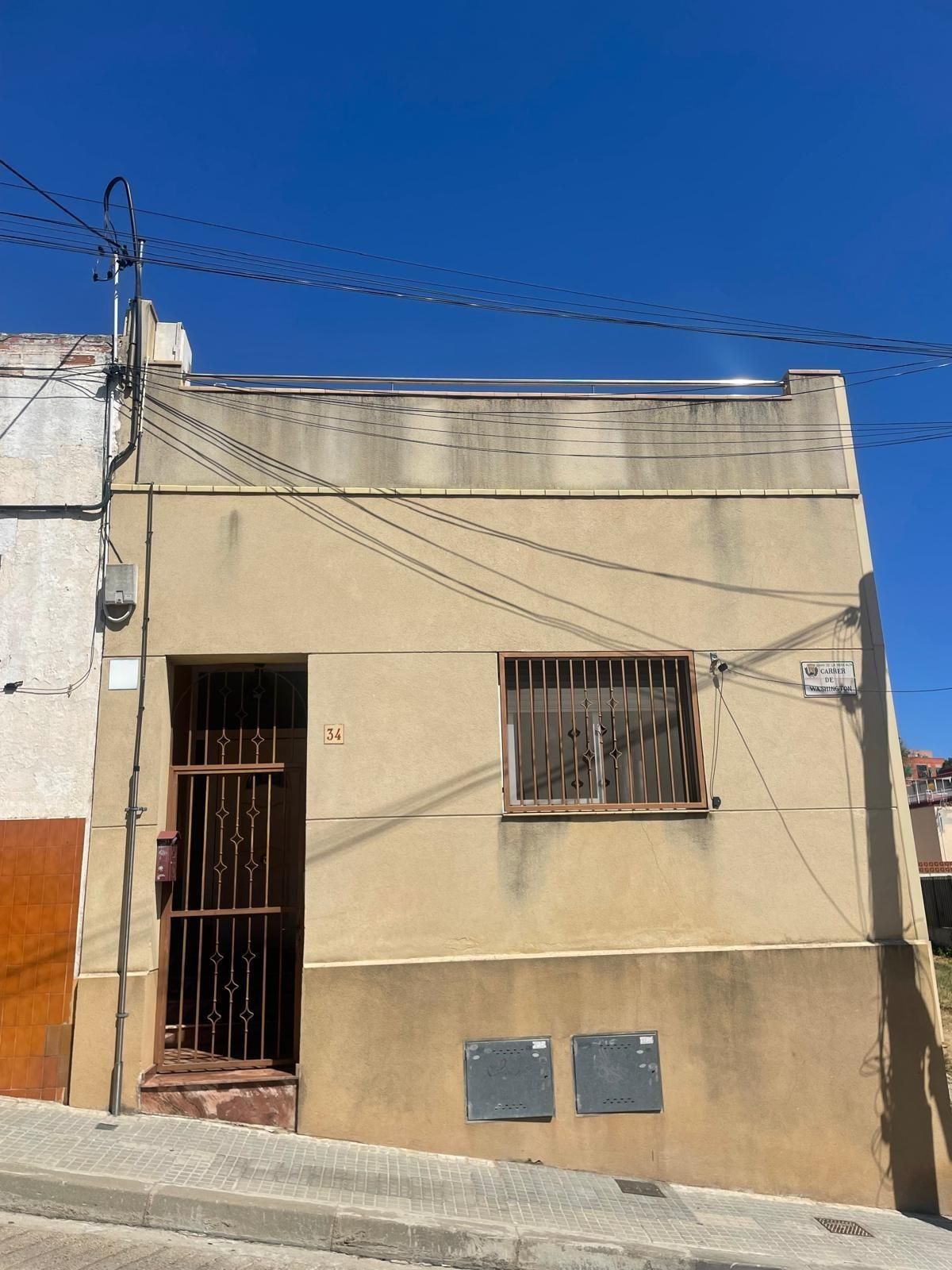 Exterior view of House or chalet for sale in Santa Coloma de Gramenet  with Private garden