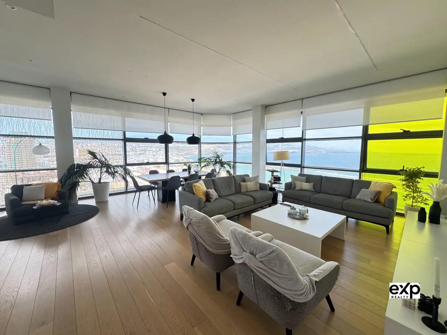 Sala d'estar de Dúplex en venda en Las Palmas de Gran Canaria amb Aire condicionat, Traster i Moblat