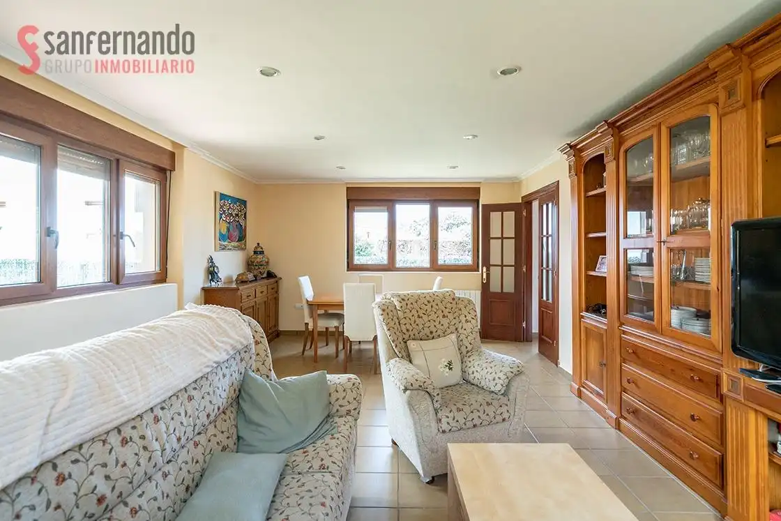 Sala de estar de Casa o chalet en venta en Santa Cruz de Bezana con Calefacción, Jardín privado y Balcón