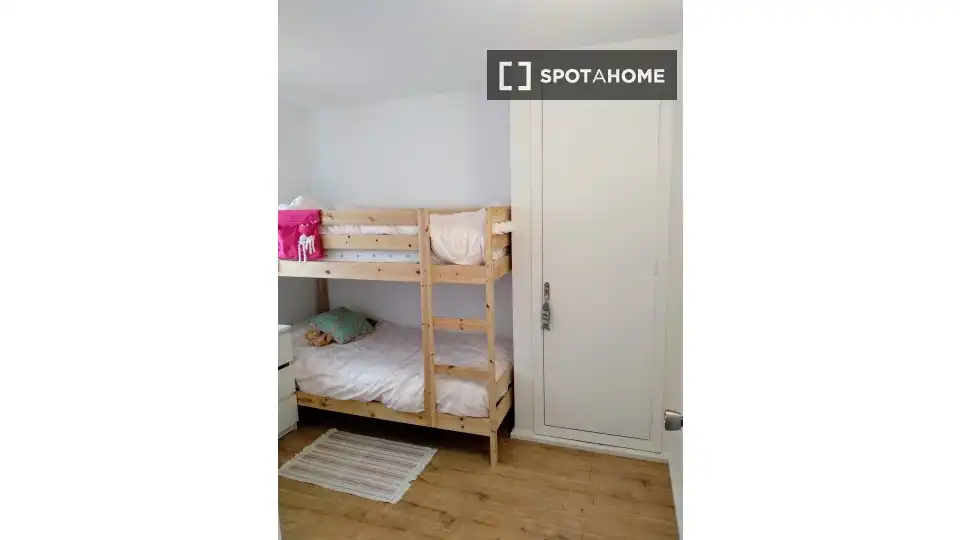 Flat with terrace to rent in Pobles del Sud, imagen 12