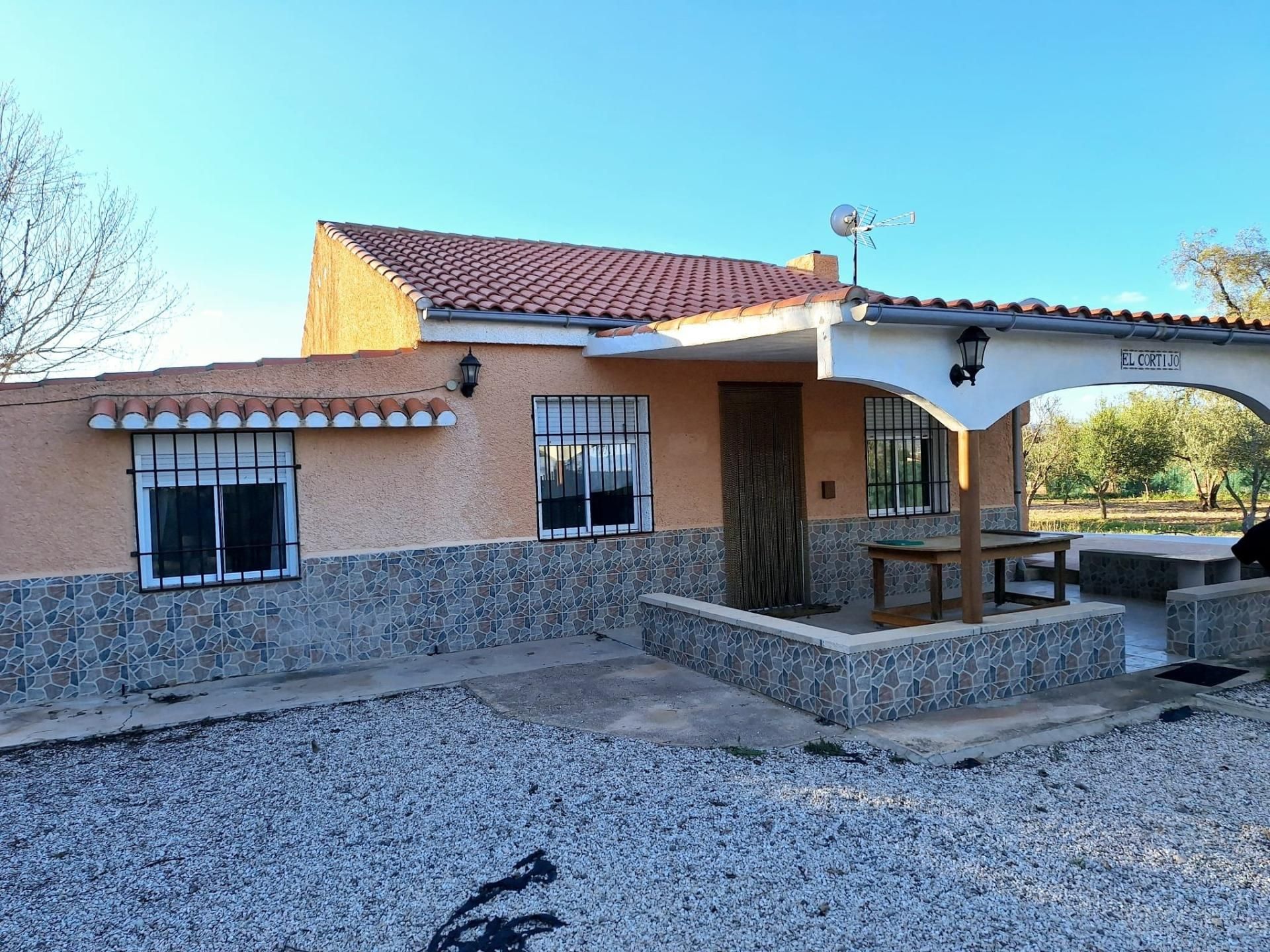 Vista exterior de Casa o chalet en venta en Caudete con Aire acondicionado, Terraza y Piscina