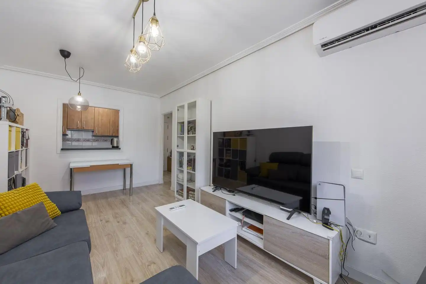 Sala d'estar de Planta baixa en venda en Almería amb Aire condicionat