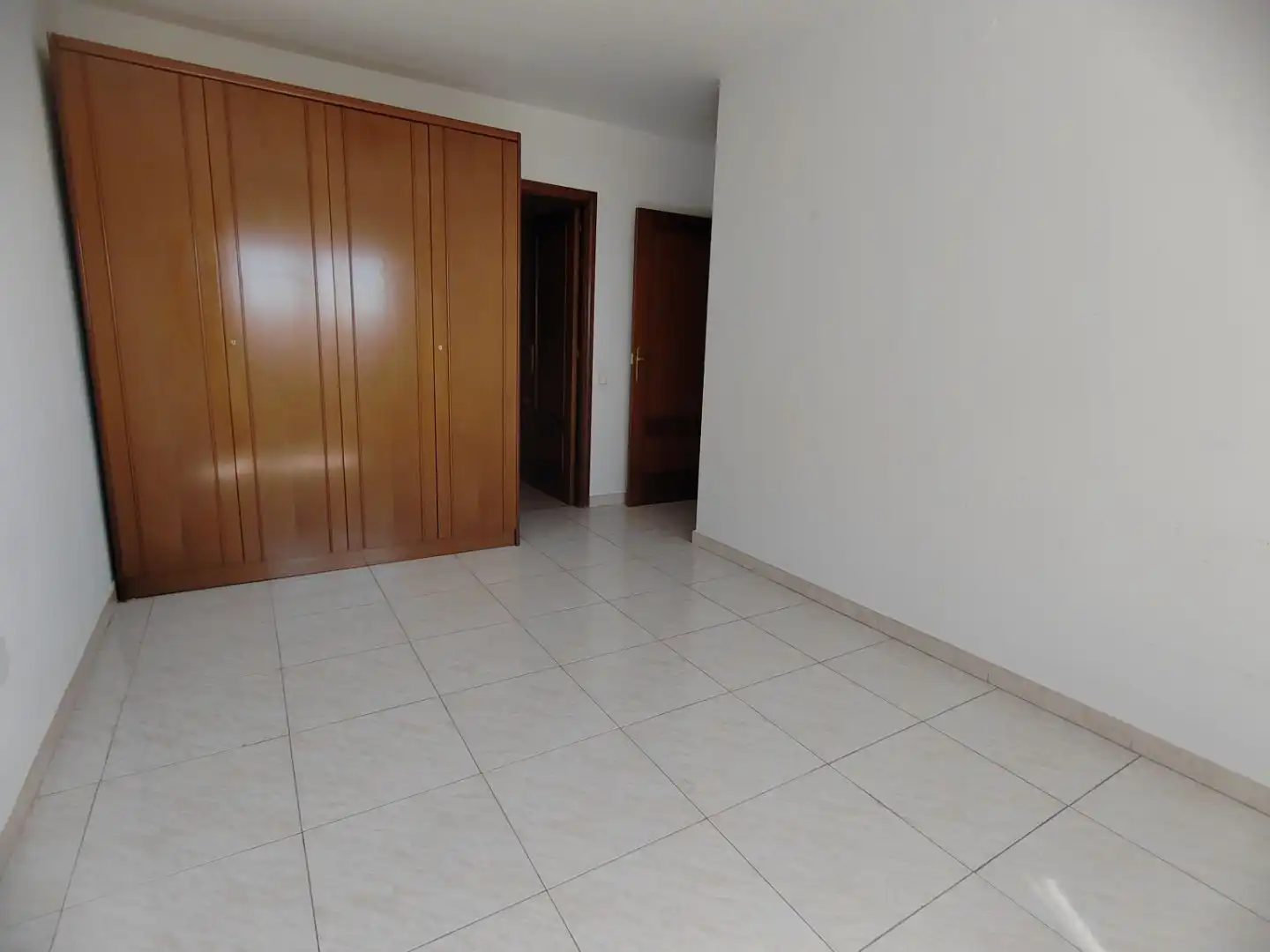 Piso en venta en Barcelona con Calefacción, Terraza y Balcón