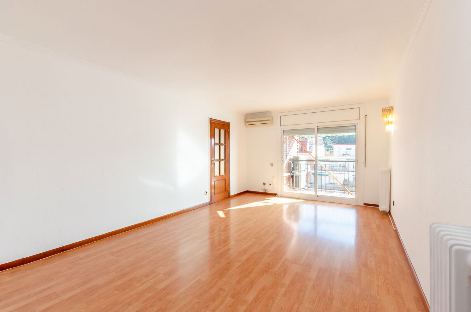 Living room of Flat for sale in  Barcelona Capital  with Air Conditioner, Heating and Parquet flooring