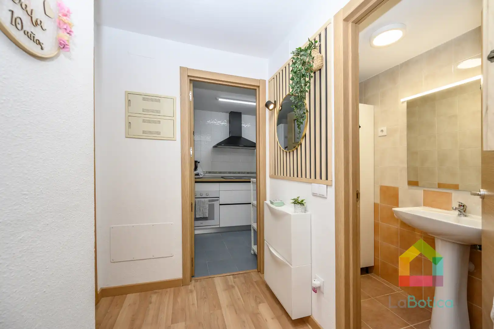 Flat for sale in Gerindote  with Air Conditioner, Heating and Oven