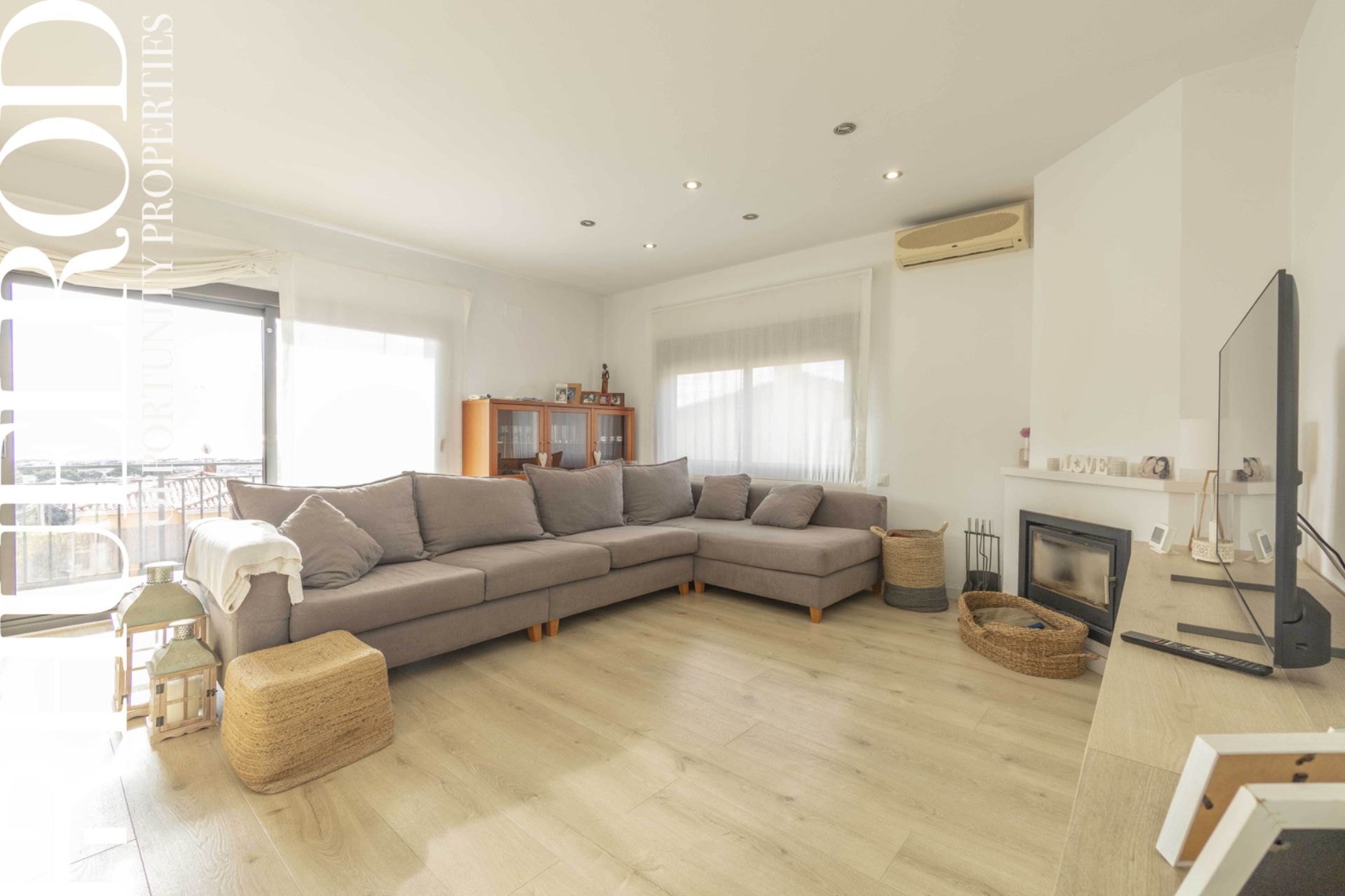 Sala d'estar de Casa o xalet en venda en Premià de Dalt amb Aire condicionat, Calefacció i Jardí privat