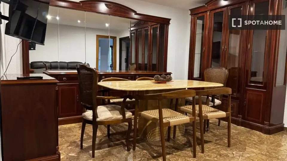 Dining room of Flat for rent in Valencia  with Air Conditioner, Heating and Furnished