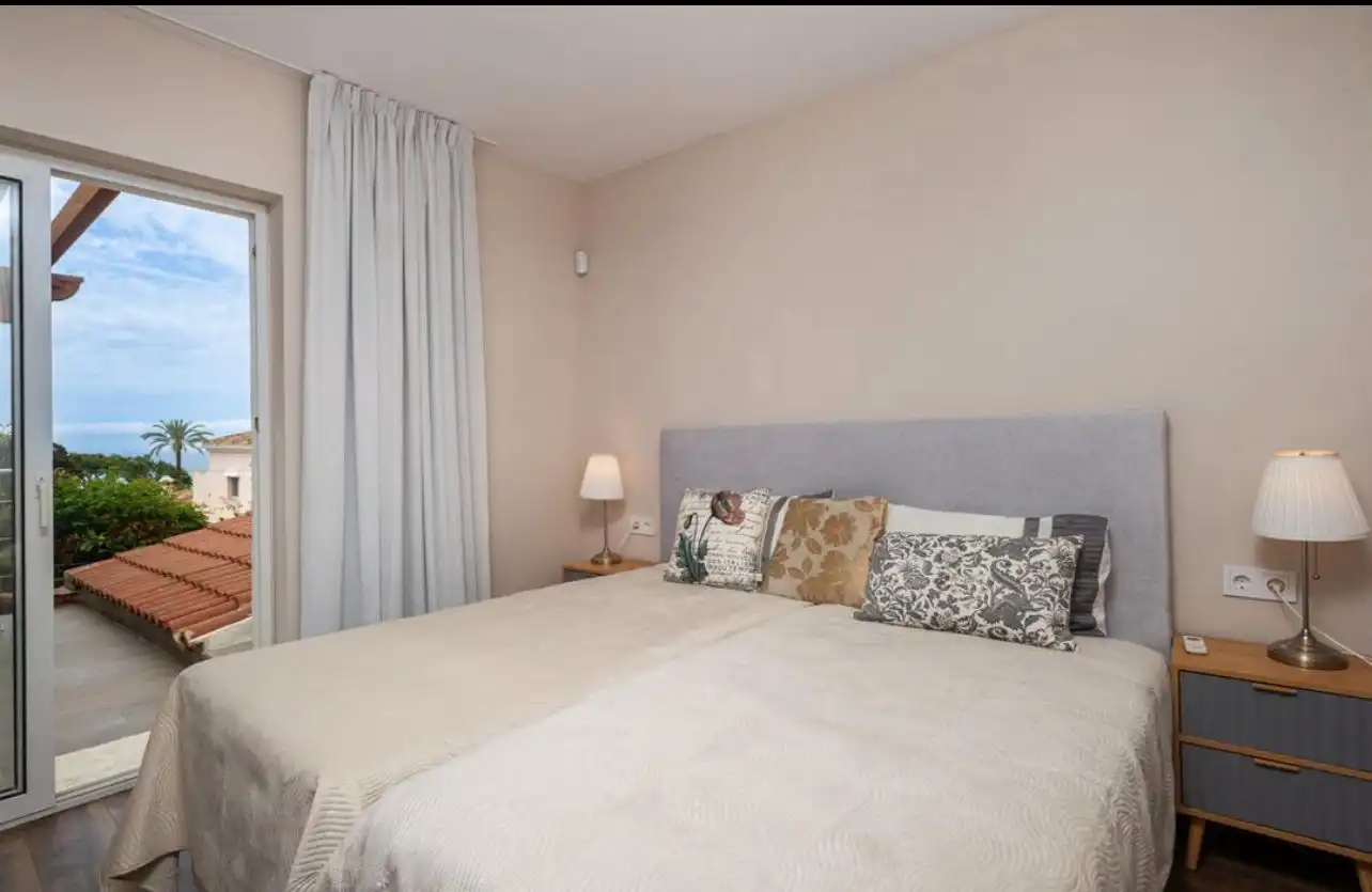 Habitación de Casa o chalet de alquiler en Marbella con Aire acondicionado, Calefacción y Jardín privado