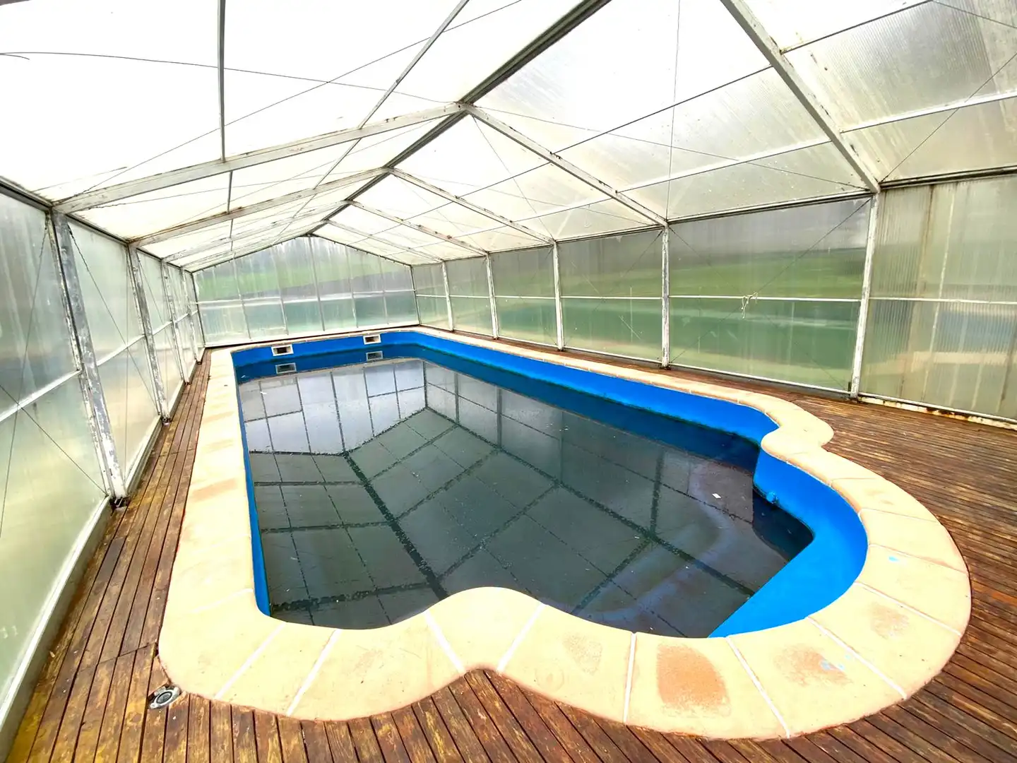 Piscina de Casa o xalet en venda en Castro-Urdiales amb Calefacció, Jardí privat i Parquet