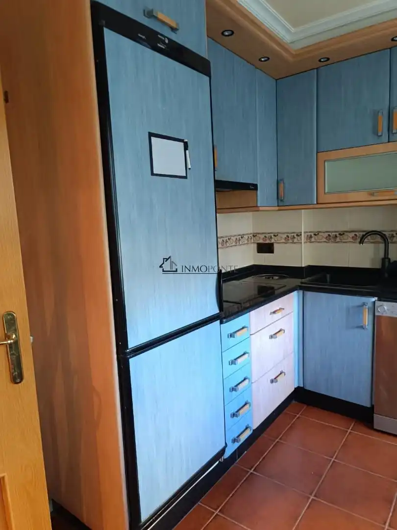 Kitchen of Flat for rent in Zona de Plaza de Barcelos