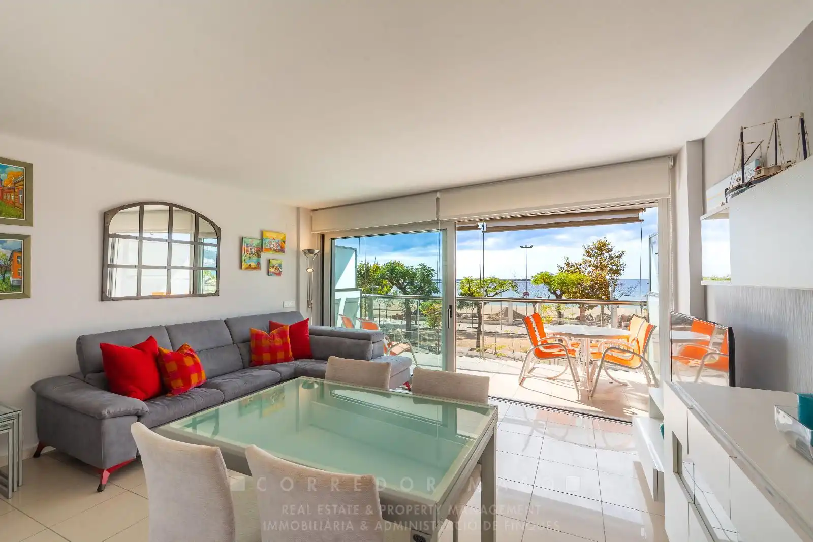 Apartment with lift for sale in Passeig del Mar, imagen 3