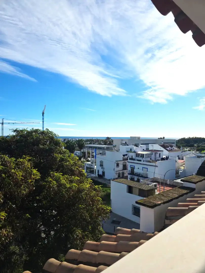 Vista exterior de Dúplex en venta en Marbella con Aire acondicionado, Calefacción y Trastero