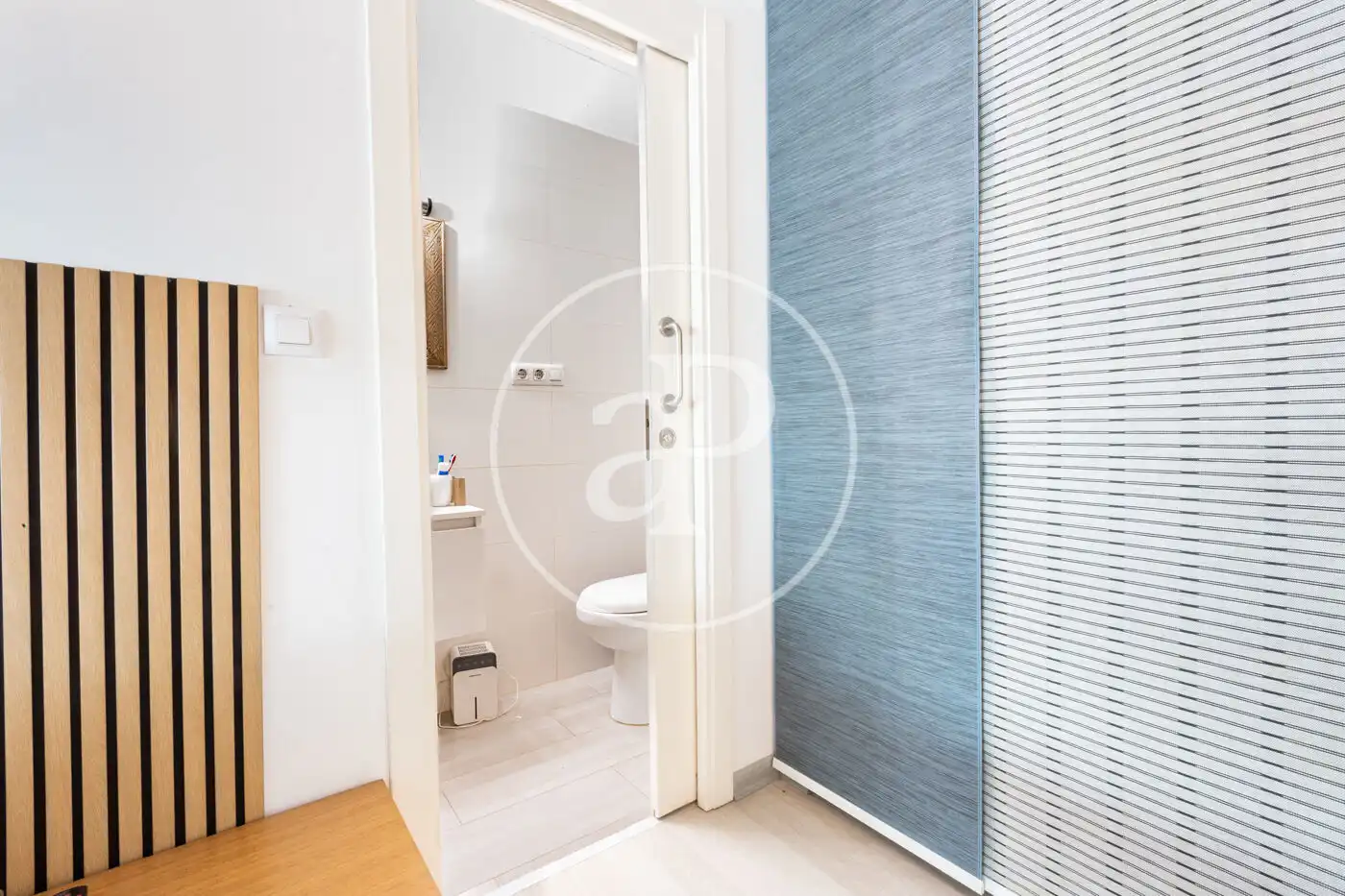 Bathroom of Flat for sale in Valencia  with Air Conditioner, Heating and Terrace