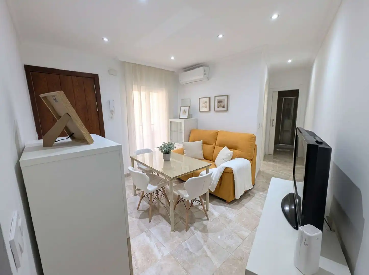Sala de estar de Apartamento para compartir en Córdoba con Aire acondicionado, Terraza y Amueblado