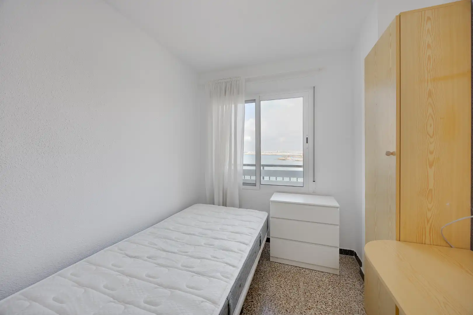 Dormitori de Pis en venda en Torrevieja amb Aire condicionat i Terrassa