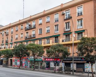 Vista exterior de Pis en venda en  Madrid Capital amb Calefacció, Parquet i Balcó