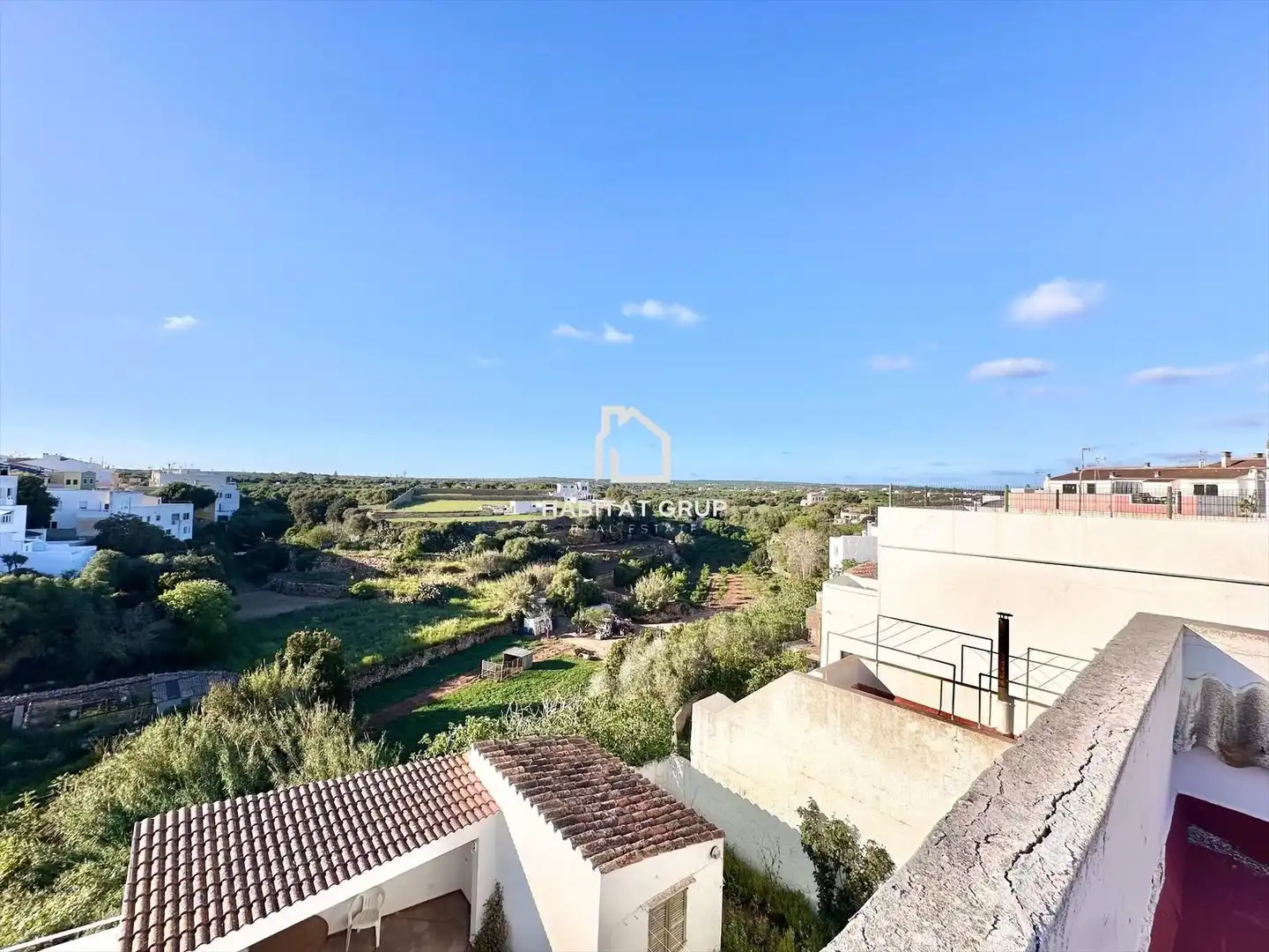 Vista exterior de Casa adosada en venda en Ciutadella de Menorca amb Calefacció i Terrassa