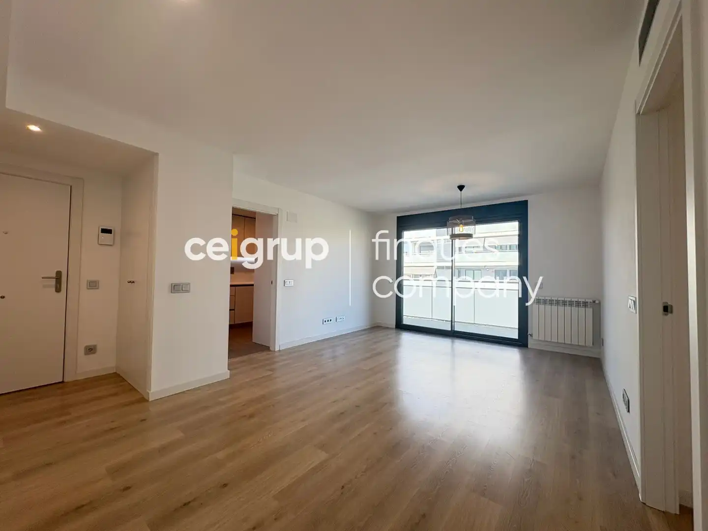 Sala de estar de Piso en venta en Girona Capital con Calefacción, Trastero y Piscina