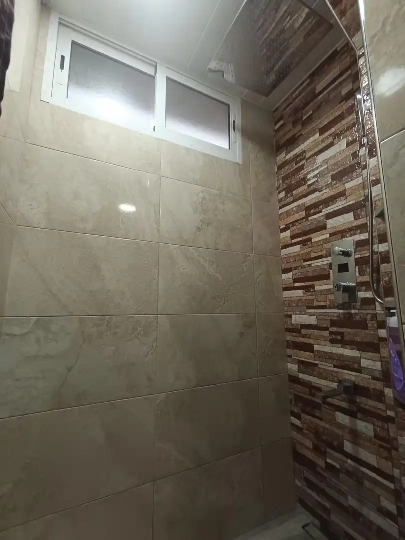 Bathroom of Flat for sale in Sevilla  with Air Conditioner and Furnished