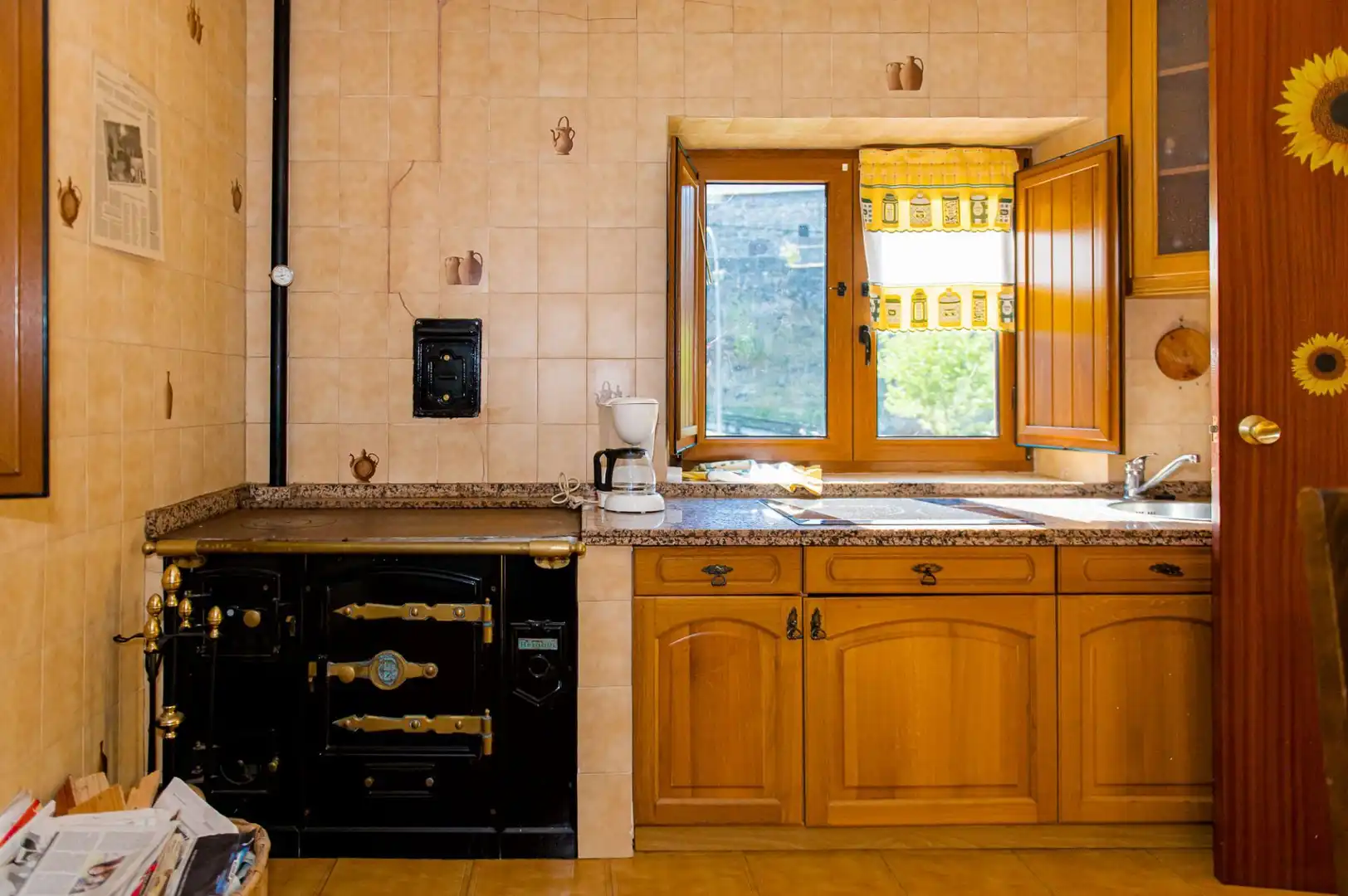 Cocina de Casa o chalet en venta en Cabrillanes con Calefacción, Trastero y Amueblado