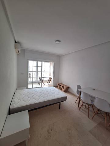 Piso en Alquiler en Calle Noruega en Zona Playa de los Locos