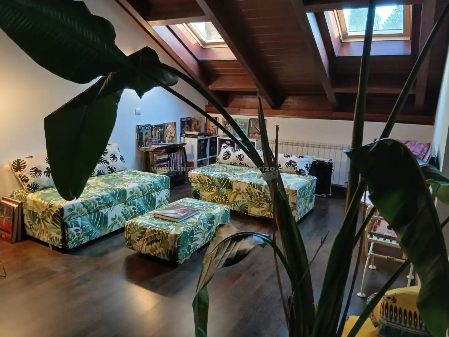 Sala d'estar de Dúplex en venda en Sojuela amb Calefacció, Jardí privat i Parquet