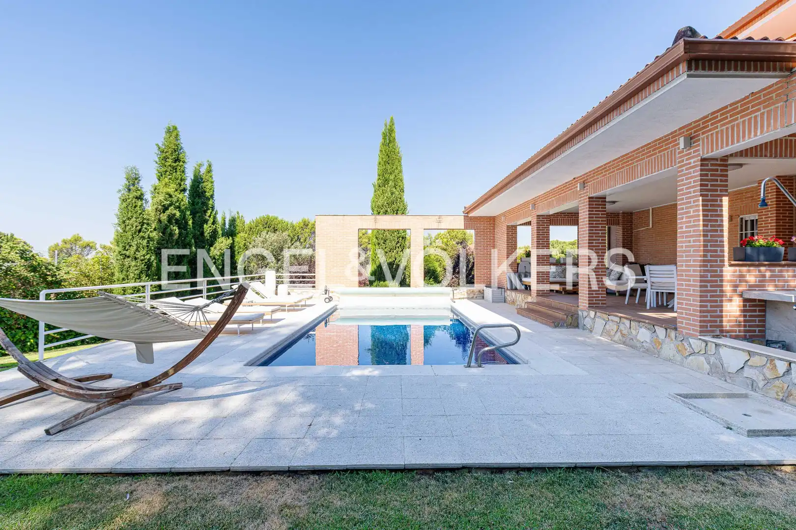 Swimming pool of Houses for sale in Villaviciosa de Odón  with Air Conditioner, Heating and Private garden