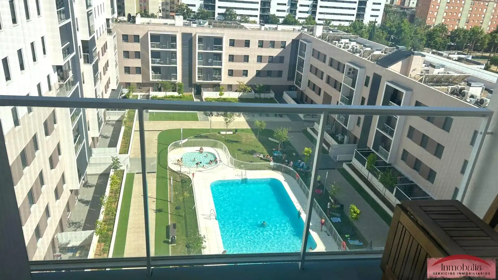 Swimming pool of Flat for rent in Sevilla  with Air Conditioner, Terrace and Furnished