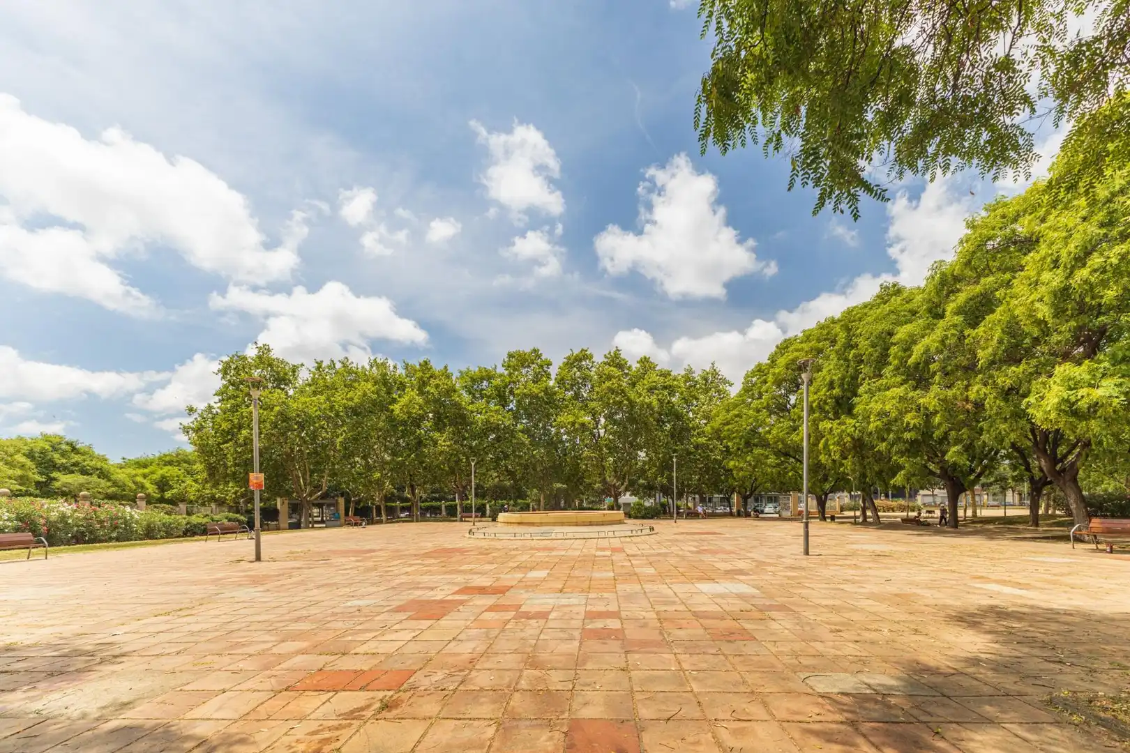 Vista exterior de Pis de lloguer en L'Hospitalet de Llobregat amb Aire condicionat, Calefacció i Parquet