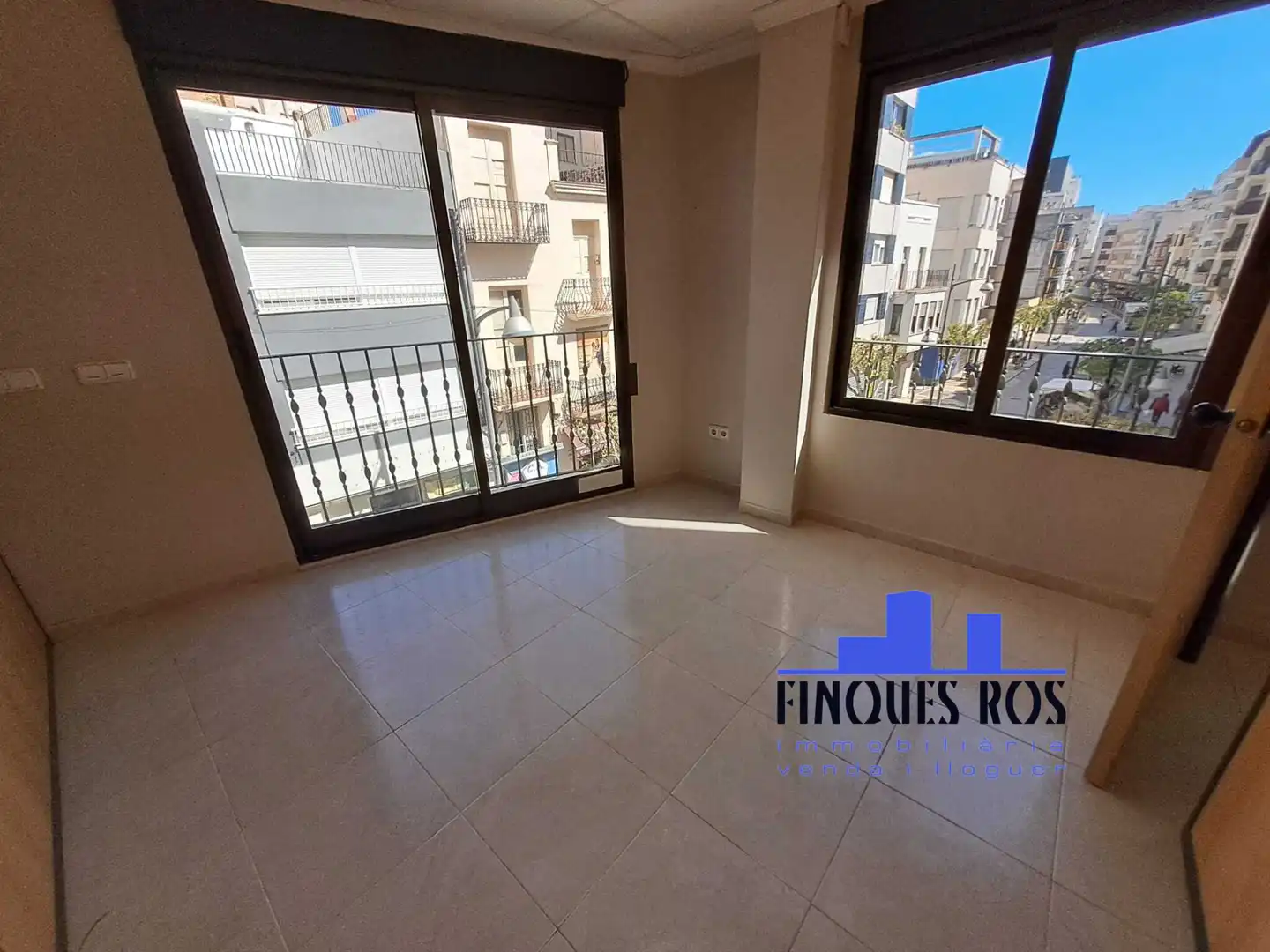 Office for rent in Vinaròs  with Air Conditioner and Heating
