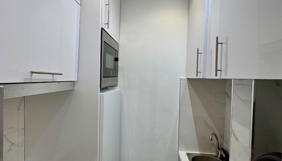 Apartamento de alquiler en Calle de Galileo, Arapiles - Imagen 4