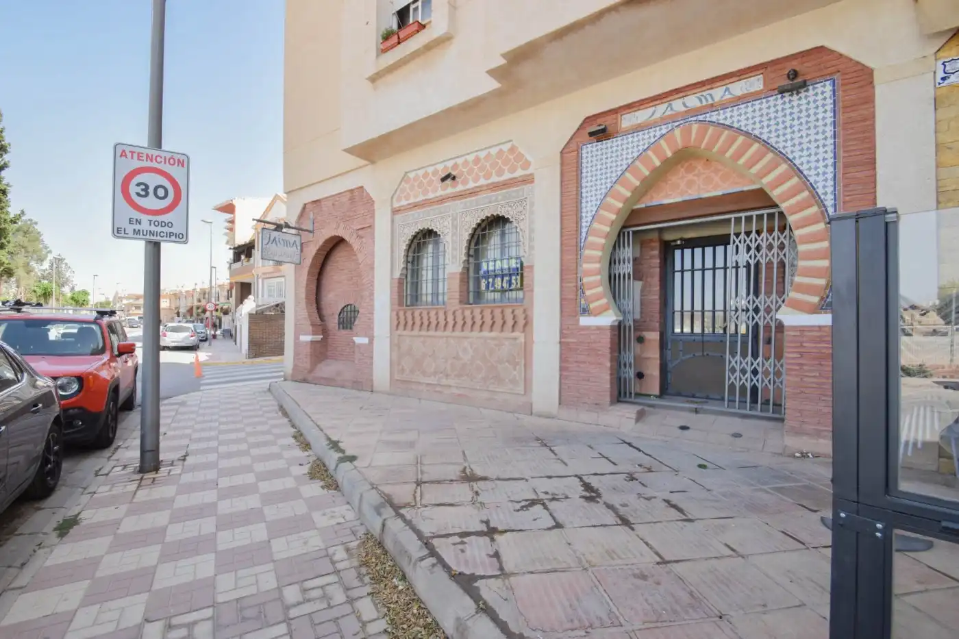 Local comercial en venda a Calle reina fabiola, imagen 2