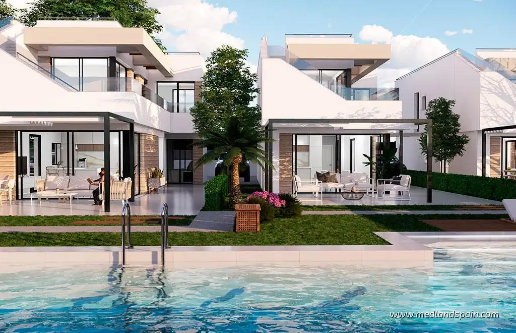 Chalet con piscina en venta en El Pinar de Campoverde, imagen 3
