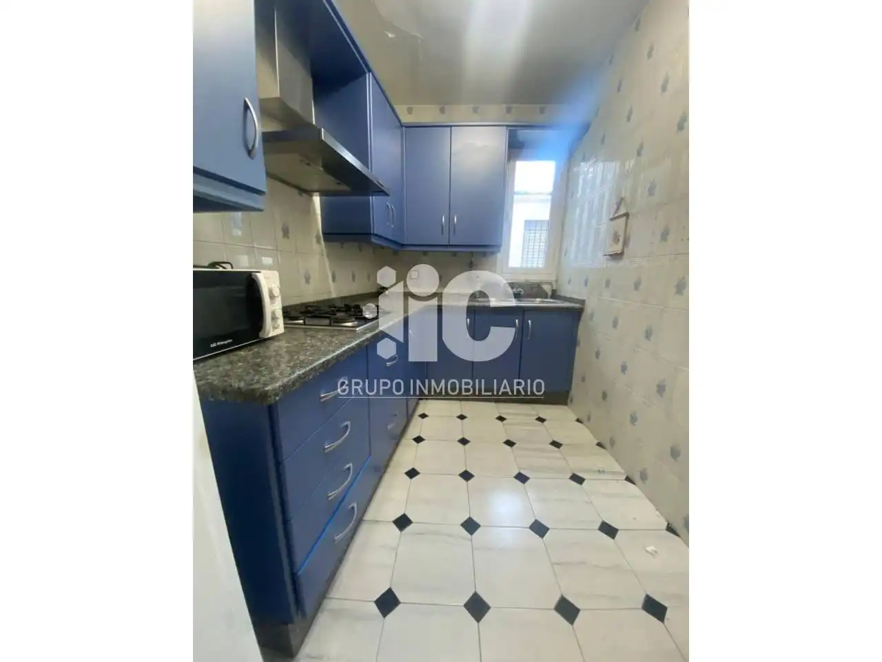 Flat with terrace for sale in Calle Cardenal Herranz Casado 1, imagen 4