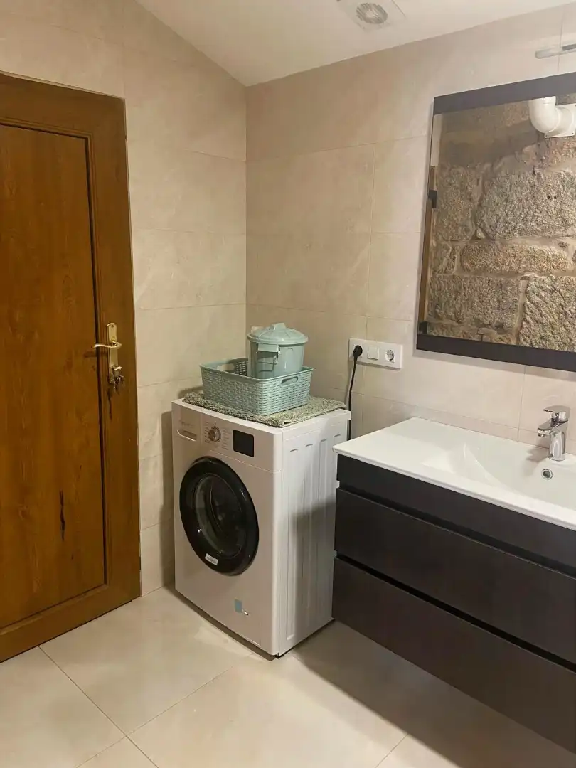 Badezimmer von Country house zur Miete in Barro mit Heizung, Möbliert und Waschmaschine