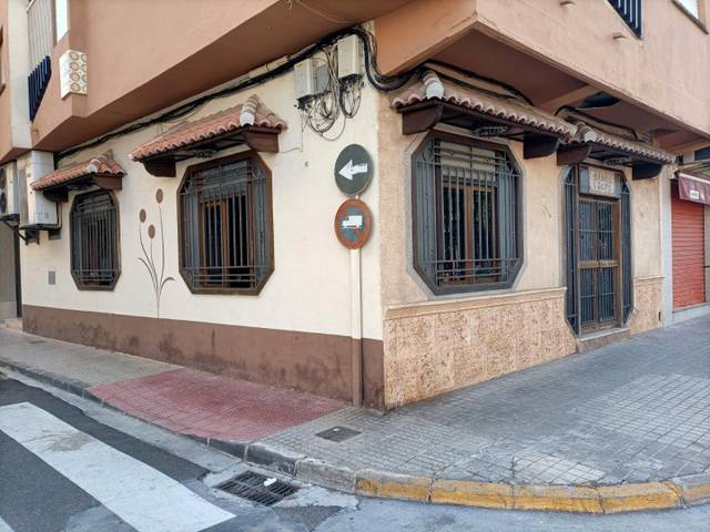 Local comercial en Alquiler en Avinguda de València, 5 en La Pobla Llarga