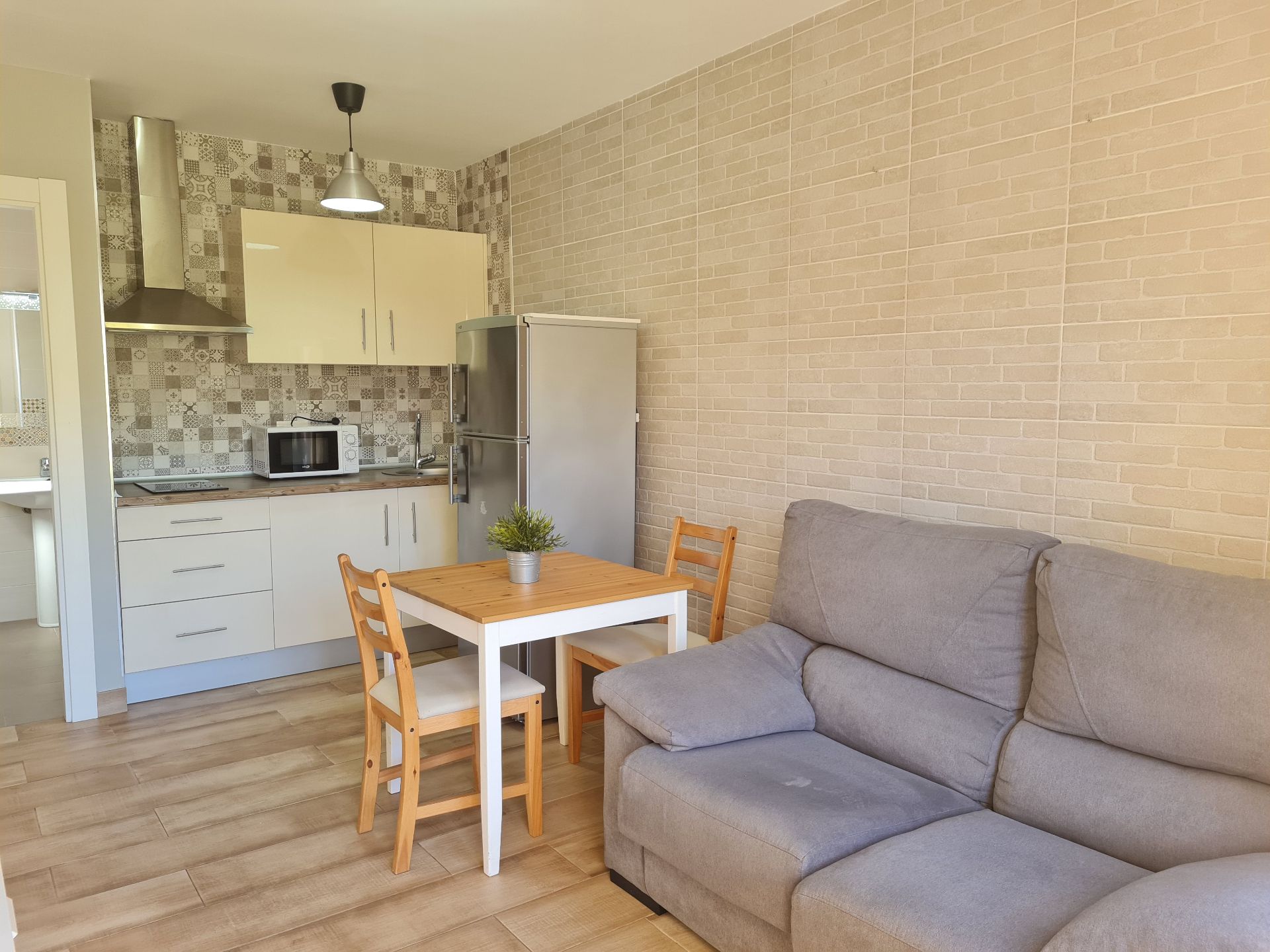 Sala de estar de Apartamento de alquiler en Málaga Capital con Aire acondicionado, Jardín privado y Terraza