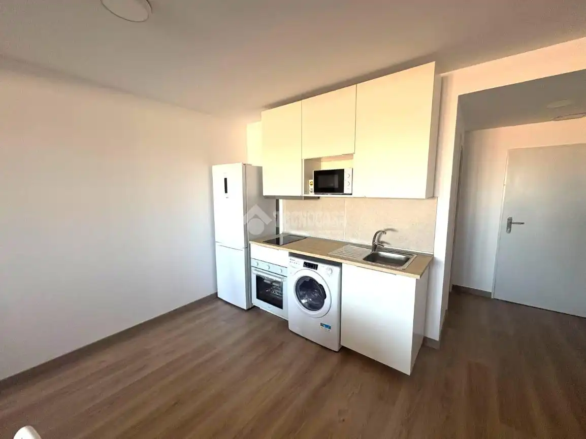 Kitchen of Study for sale in Zaragoza  with Air Conditioner and Community pool