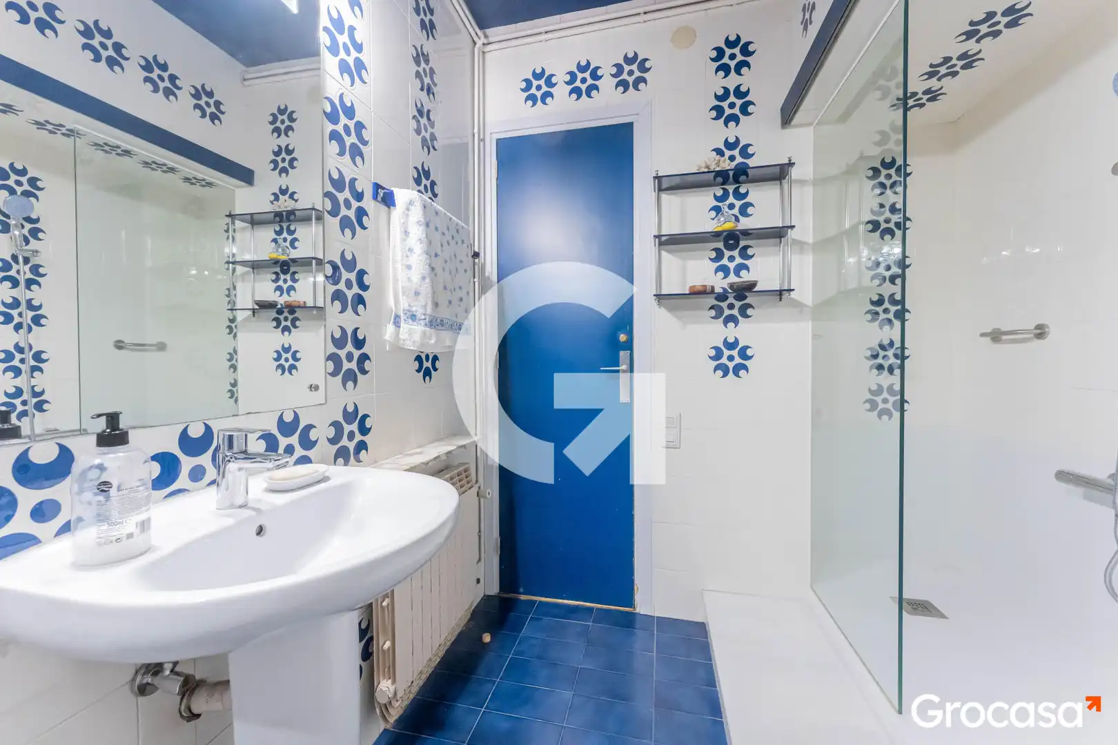 Baño de Piso en venta en Cornellà de Llobregat con Aire acondicionado, Calefacción y Terraza