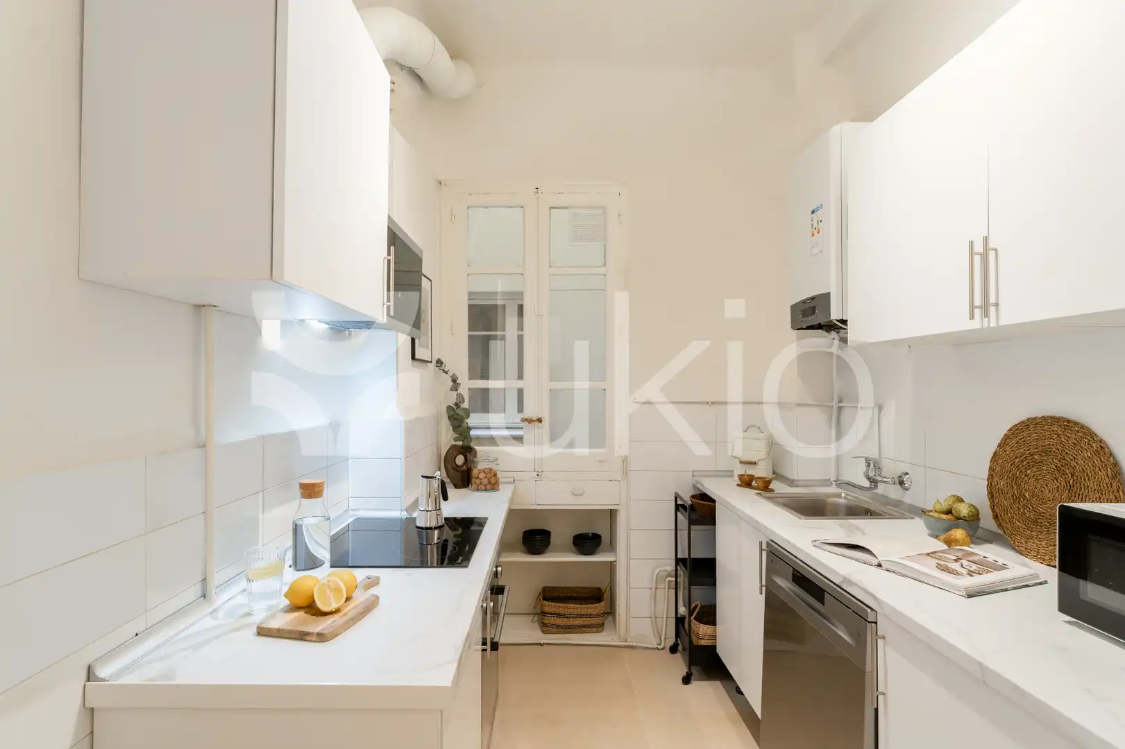 Cocina de Apartamento de alquiler en Madrid con Aire acondicionado, Calefacción y Amueblado