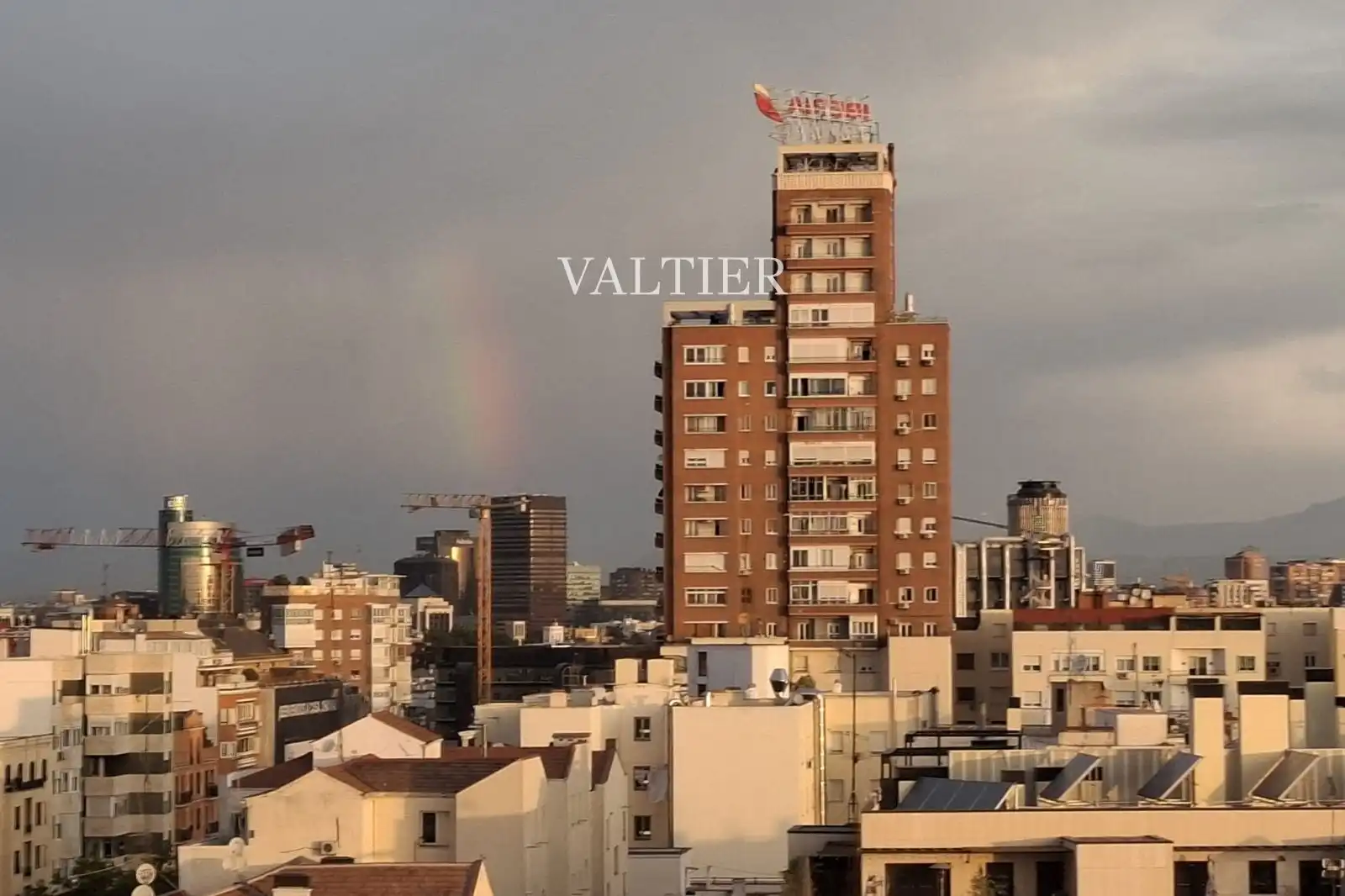 Vista exterior de Piso en venta en Madrid con Aire acondicionado y Amueblado