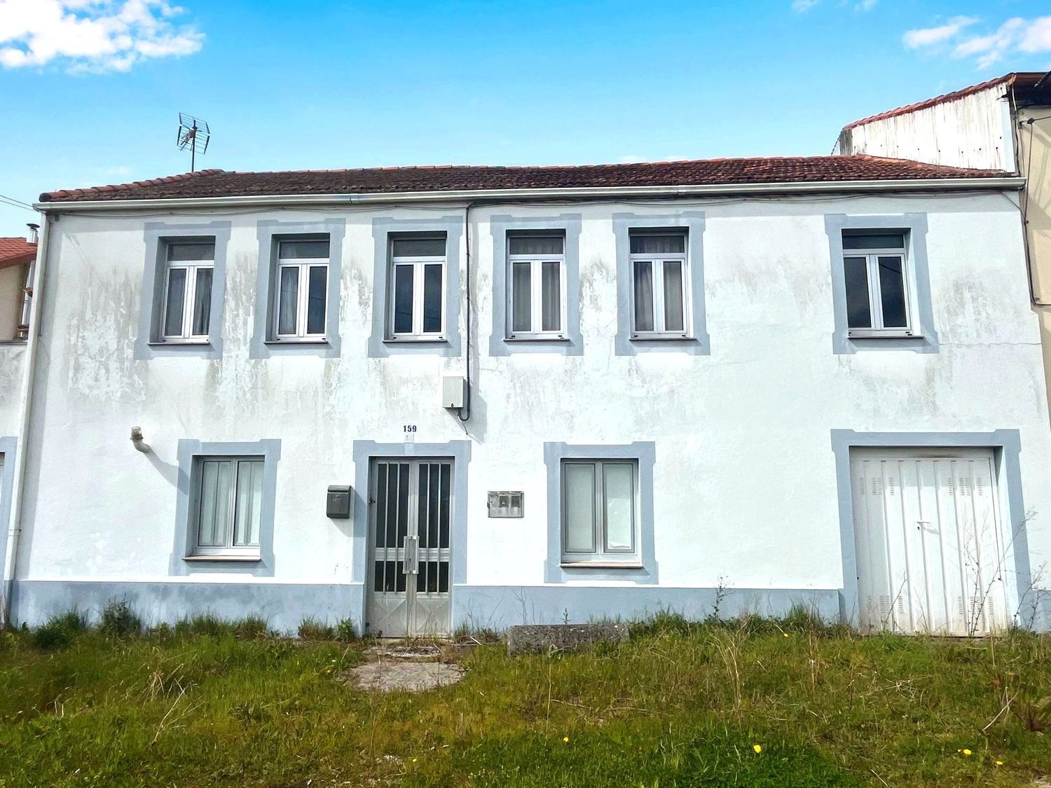 Vista exterior de Casa o xalet en venda en Narón amb Jardí privat i Traster