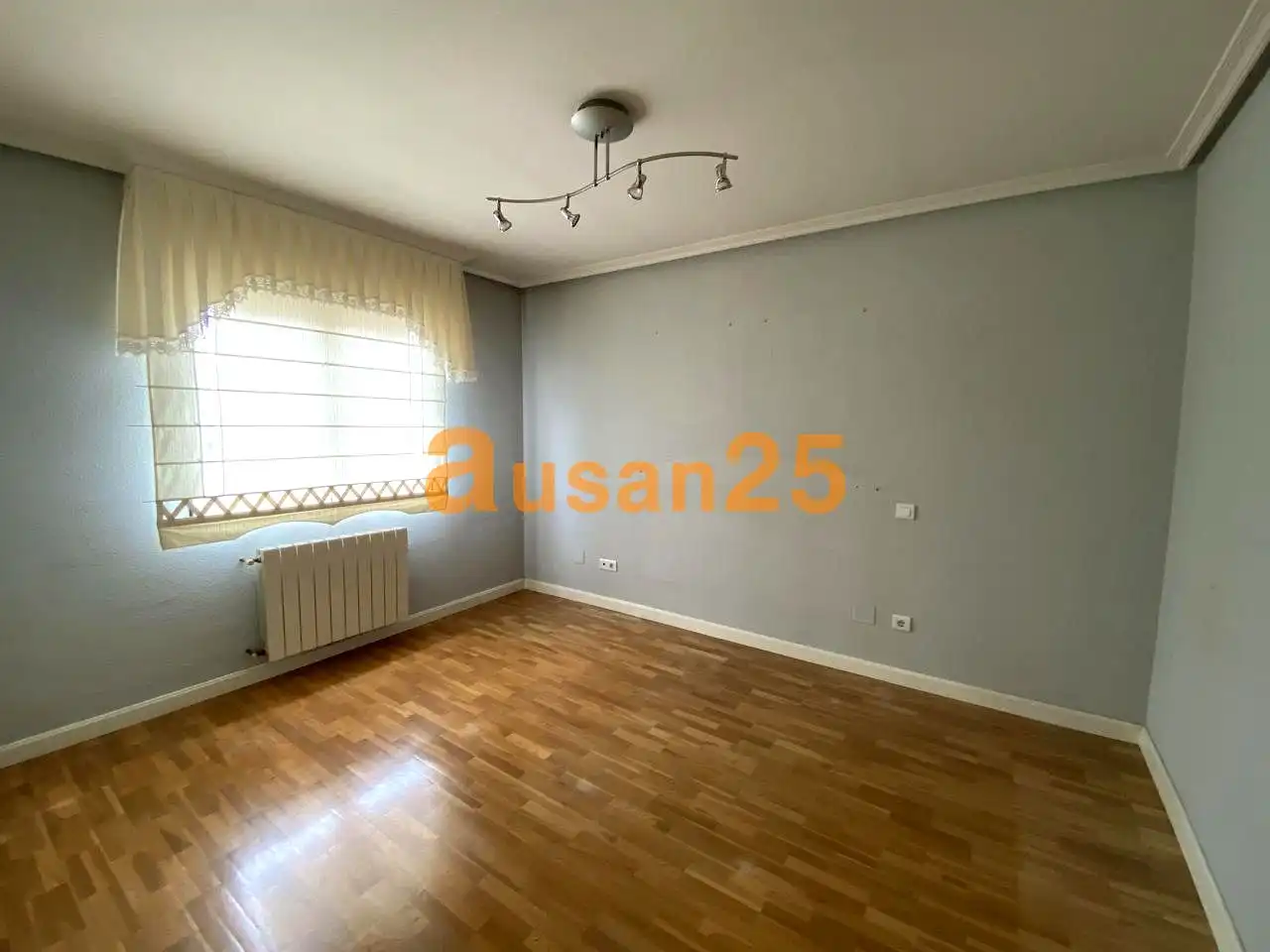 Schlafzimmer von Haus oder Chalet zum Verkauf in Fresnillo de las Dueñas mit Heizung, Parkett und Terrasse