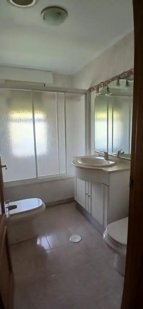 Badezimmer von Wohnung zur Miete in Murcia mit Klimaanlage und Heizung