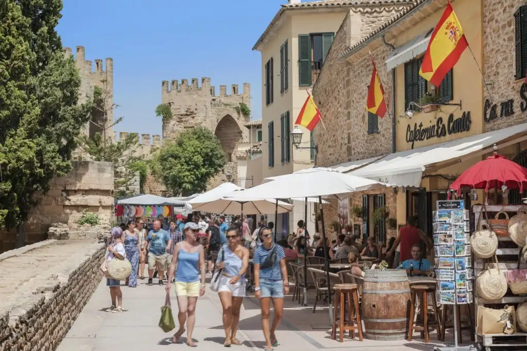 Vista exterior de Finca rústica en venda en Alcúdia amb Aire condicionat, Calefacció i Jardí privat