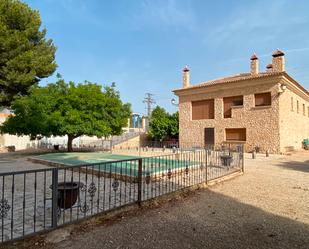 Vista exterior de Casa o xalet en venda en Villena amb Piscina