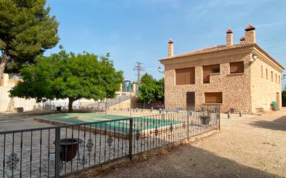 Vista exterior de Casa o xalet en venda en Villena amb Piscina