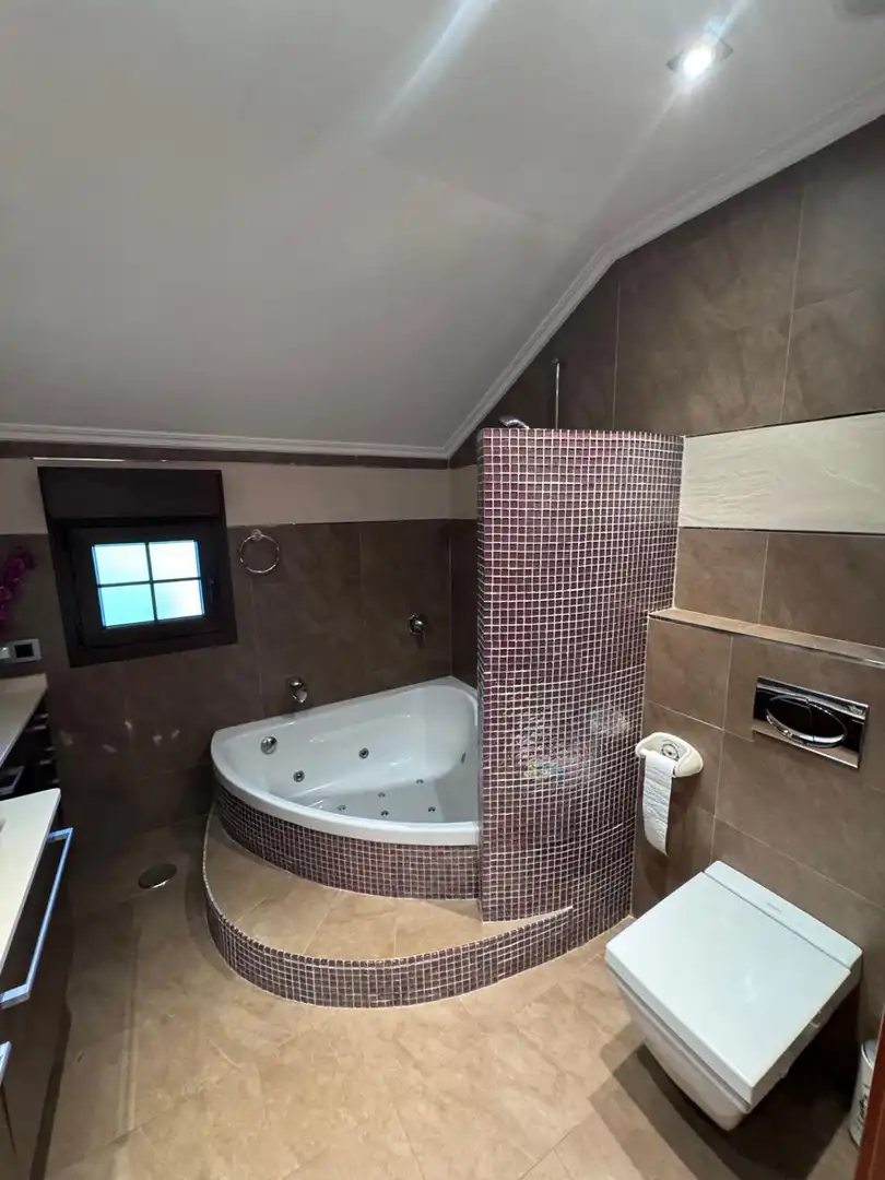 Baño de Casa o chalet en venta en Gijón  con Calefacción, Terraza y Trastero