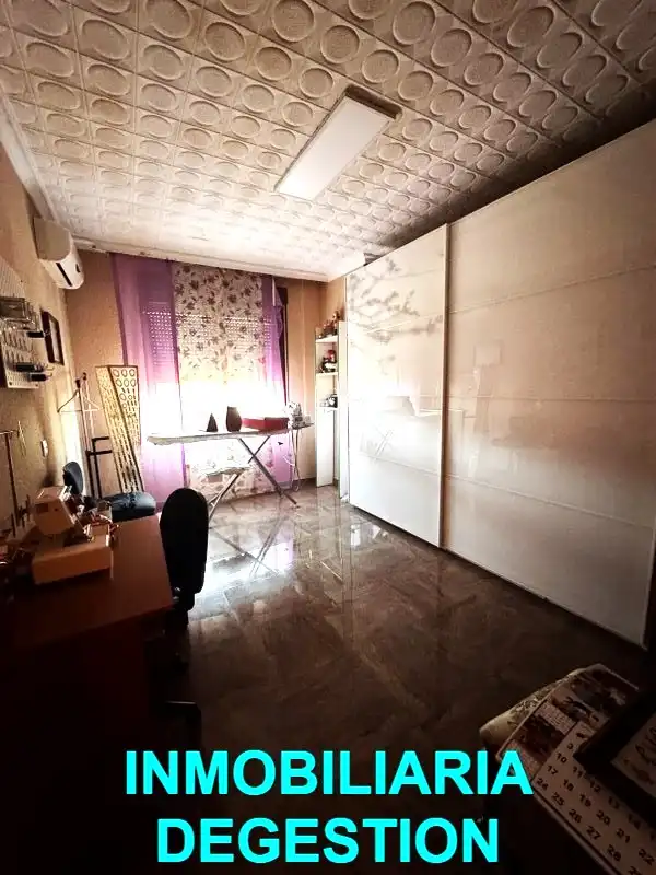 Habitación de Casa adosada en venta en Linares con Aire acondicionado, Jardín privado y Terraza